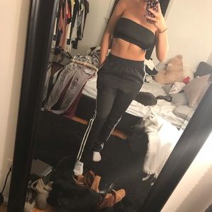 Black and white stripe track set